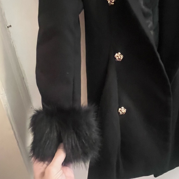 Elegant Black Couture Coat - Picture 15 of 16